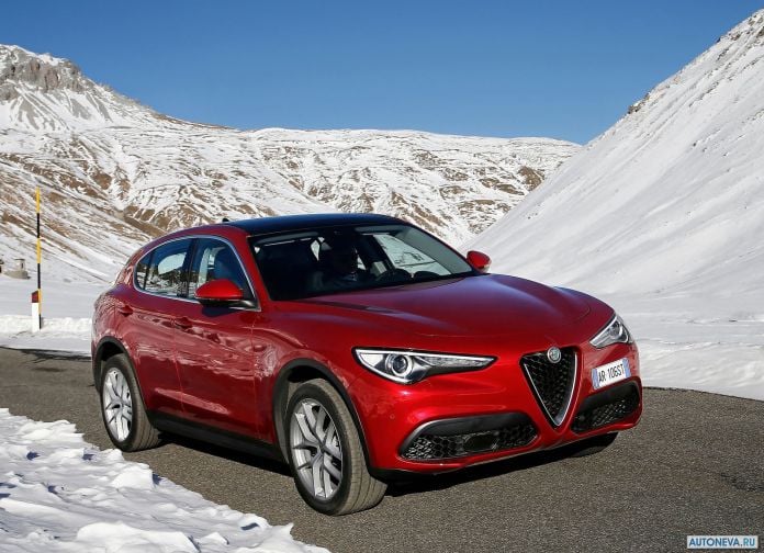 2018 Alfa Romeo Stelvio - фотография 35 из 158