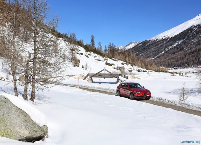 2018 Alfa Romeo Stelvio - фотография 57 из 158 2018 Alfa Romeo Stelvio - фотография 57 из 158