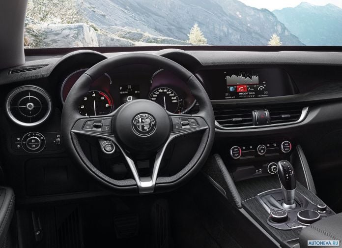 2018 Alfa Romeo Stelvio - фотография 127 из 158