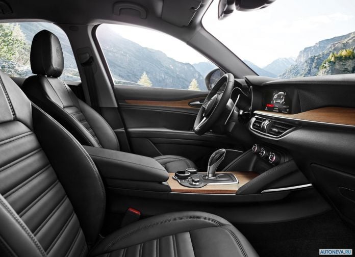 2018 Alfa Romeo Stelvio - фотография 131 из 158