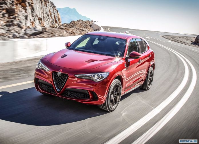 2018 Alfa Romeo Stelvio Quadrifoglio - фотография 17 из 102
