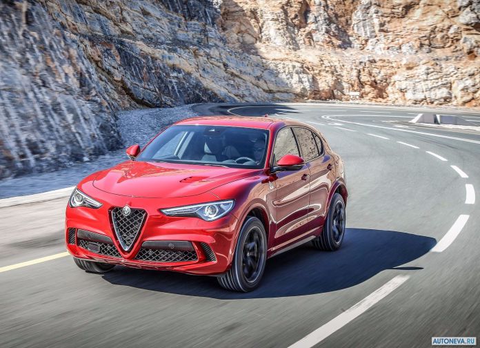 2018 Alfa Romeo Stelvio Quadrifoglio - фотография 18 из 102