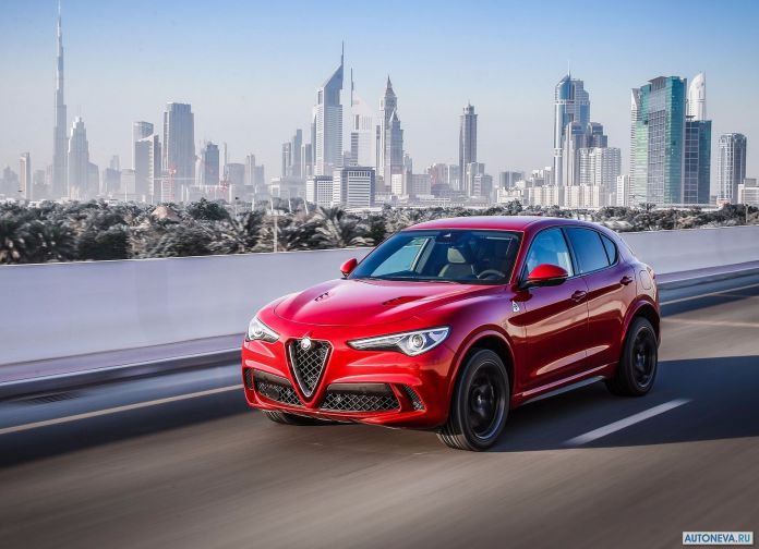 2018 Alfa Romeo Stelvio Quadrifoglio - фотография 25 из 102