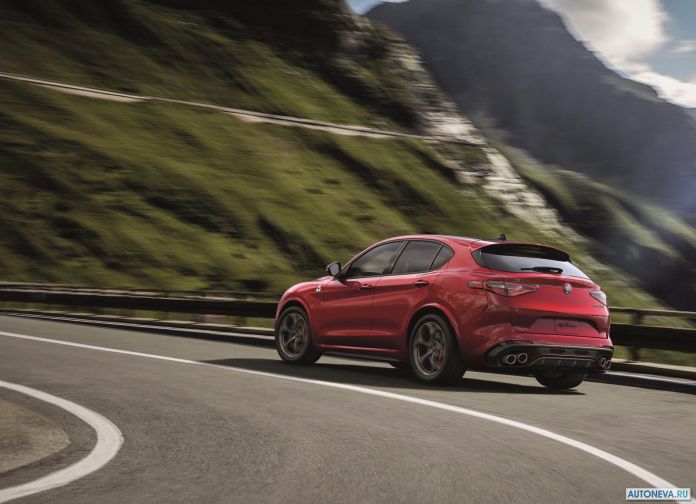 2018 Alfa Romeo Stelvio Quadrifoglio - фотография 54 из 102