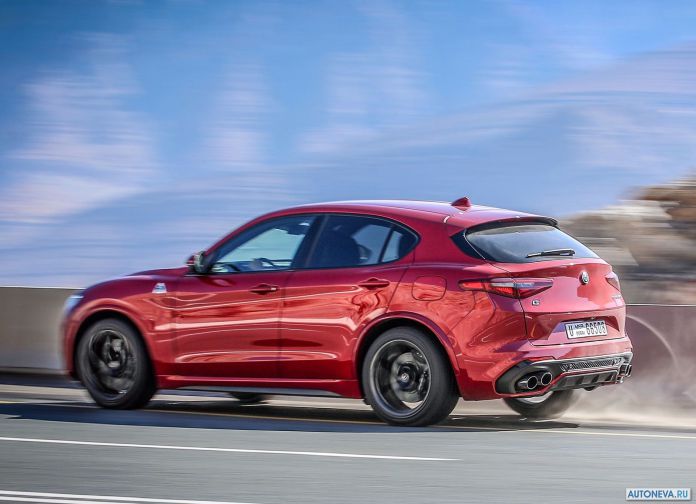 2018 Alfa Romeo Stelvio Quadrifoglio - фотография 58 из 102
