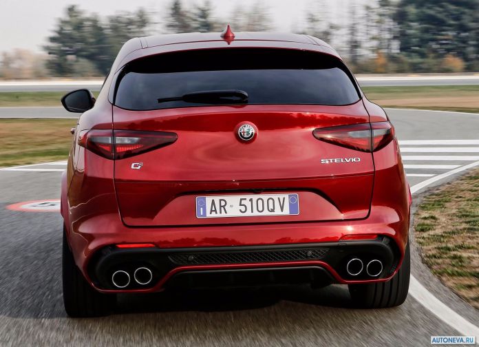 2018 Alfa Romeo Stelvio Quadrifoglio - фотография 73 из 102