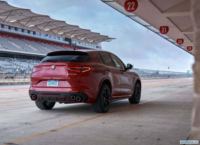 2018 Alfa Romeo Stelvio Quadrifoglio US version - фотография 123 из 223
