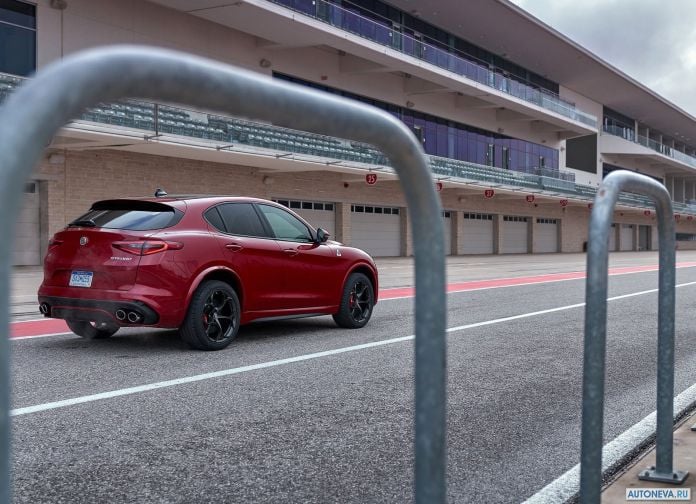 2018 Alfa Romeo Stelvio Quadrifoglio US version - фотография 125 из 223 2018 Alfa Romeo Stelvio Quadrifoglio US version - фотография 125 из 223