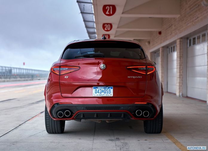 2018 Alfa Romeo Stelvio Quadrifoglio US version - фотография 146 из 223