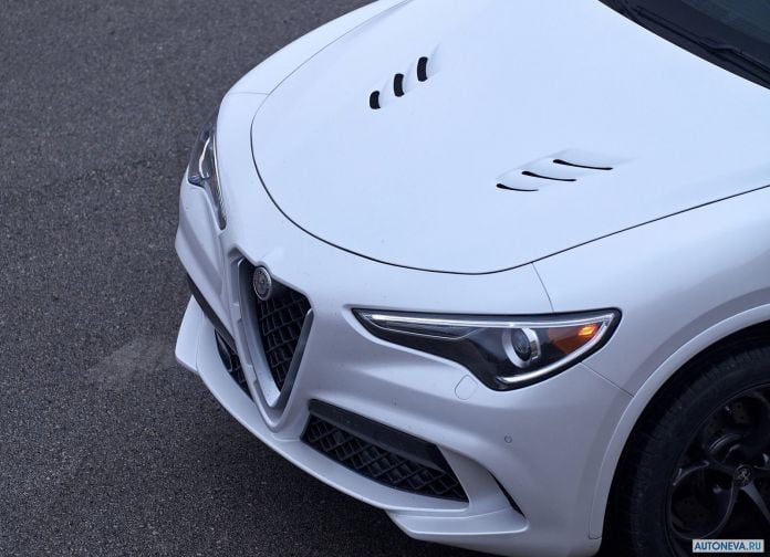 2018 Alfa Romeo Stelvio Quadrifoglio US version - фотография 189 из 223