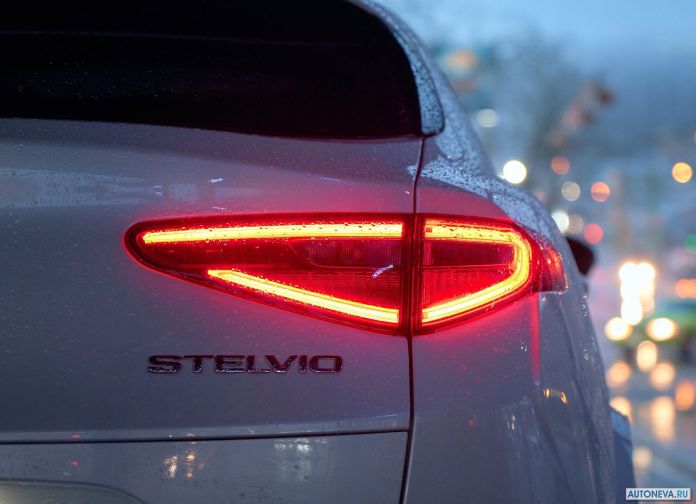 2018 Alfa Romeo Stelvio Quadrifoglio US version - фотография 190 из 223