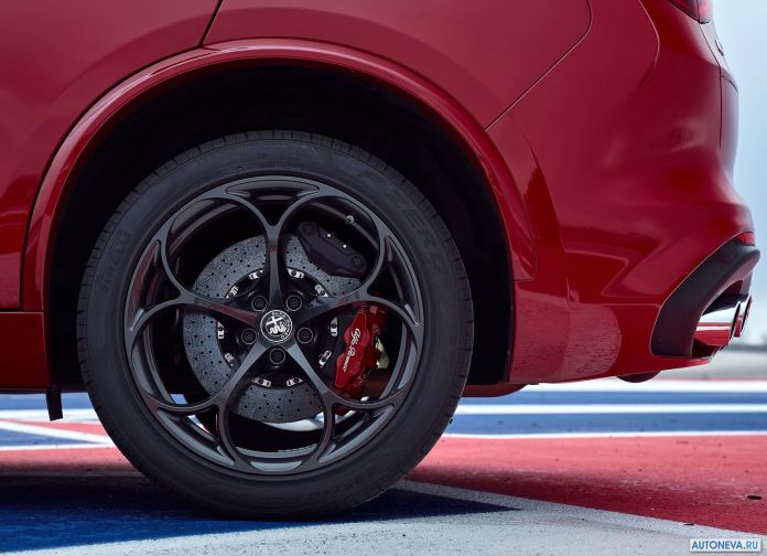 2018 Alfa Romeo Stelvio Quadrifoglio US version - фотография 208 из 223 2018 Alfa Romeo Stelvio Quadrifoglio US version - фотография 208 из 223