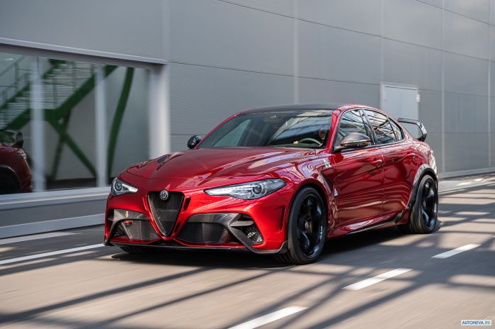 2021 Alfa Romeo Giulia GTAm - фотография 2 из 20 2021 Alfa Romeo Giulia GTAm - фотография 2 из 20