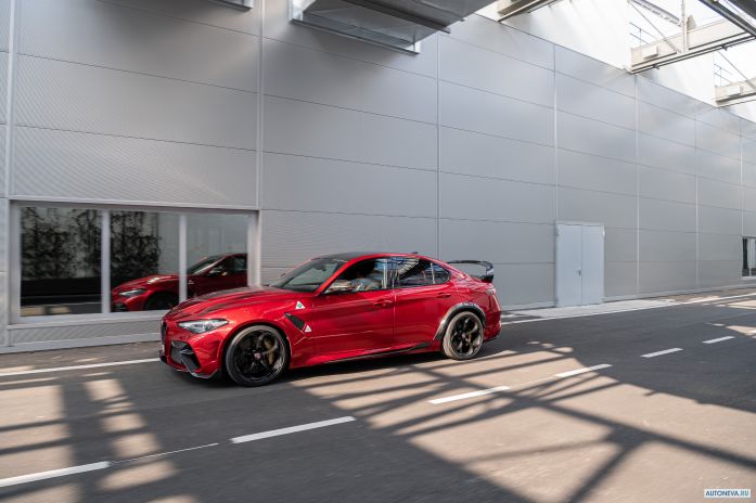 2021 Alfa Romeo Giulia GTAm - фотография 5 из 20 2021 Alfa Romeo Giulia GTAm - фотография 5 из 20