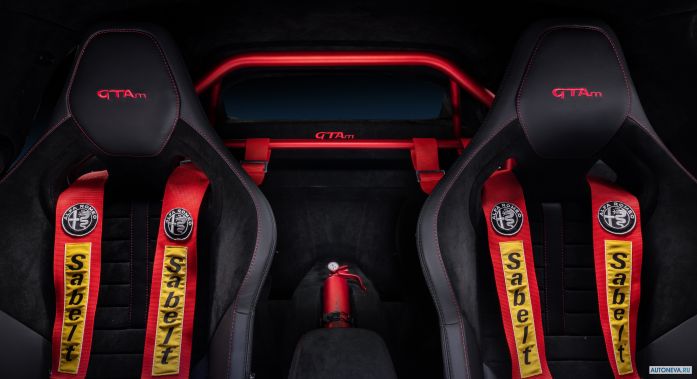 2021 Alfa Romeo Giulia GTAm - фотография 11 из 20 2021 Alfa Romeo Giulia GTAm - фотография 11 из 20