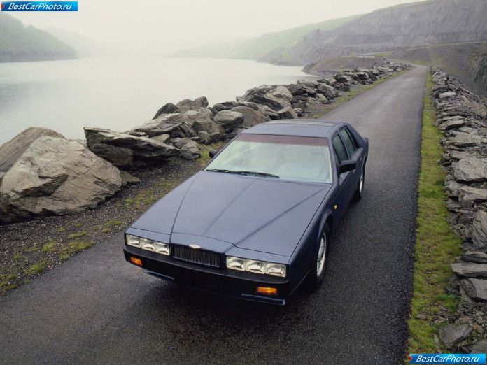 1976 Aston Martin Lagonda - фотография 1 из 7