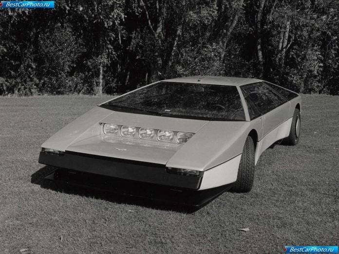 1980 Aston Martin Bulldog Concept Car - фотография 1 из 11