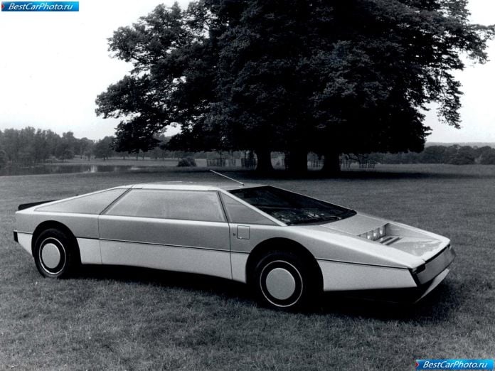 1980 Aston Martin Bulldog Concept Car - фотография 3 из 11