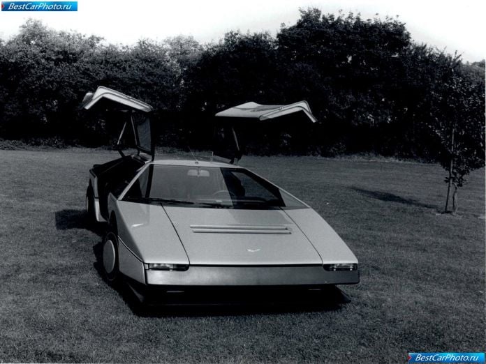 1980 Aston Martin Bulldog Concept Car - фотография 6 из 11