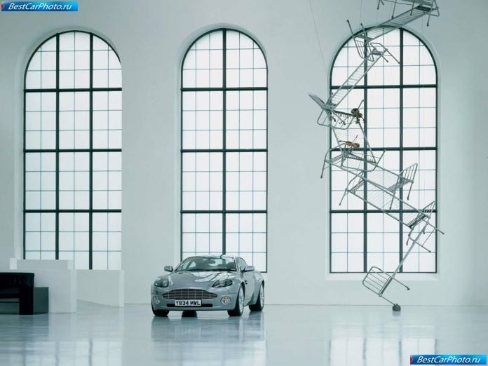 2001 Aston Martin V12 Vanquish - фотография 12 из 31