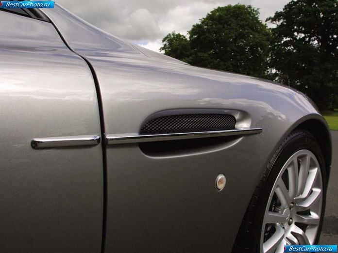 2001 Aston Martin V12 Vanquish - фотография 19 из 31
