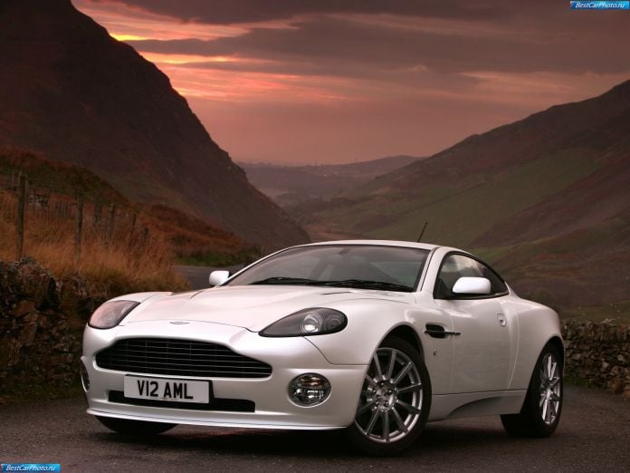 2004 Aston Martin Vanquish S V12 - фотография 1 из 58