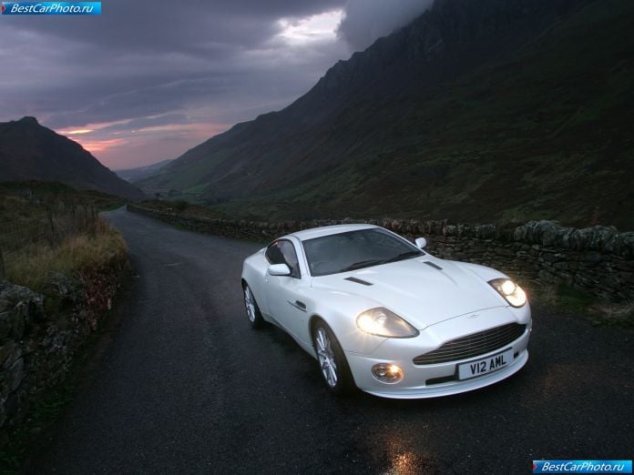 2004 Aston Martin Vanquish S V12 - фотография 2 из 58