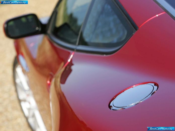 2004 Aston Martin Vanquish S V12 - фотография 44 из 58