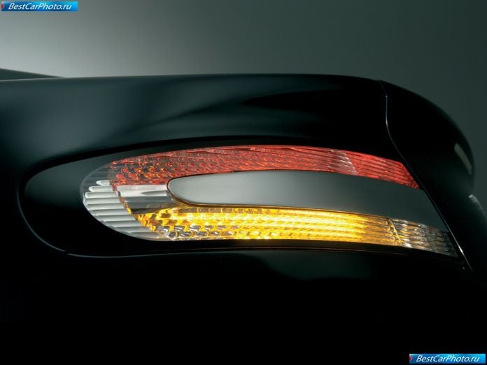2006 Aston Martin Rapide Concept - фотография 20 из 32