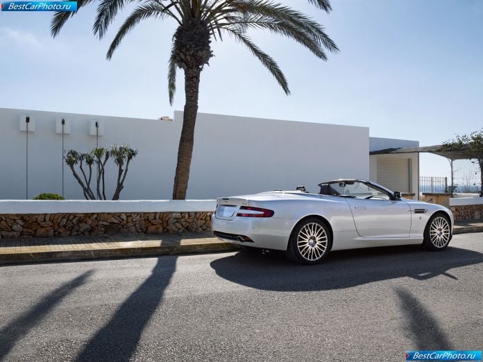 2009 Aston Martin DB9 Volante - фотография 6 из 20