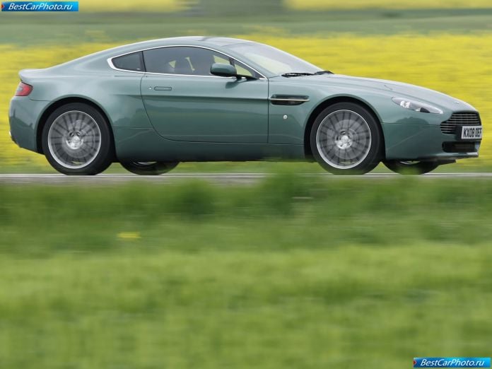 2009 Aston Martin V8 Vantage - фотография 22 из 45