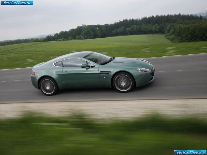 2009 Aston Martin V8 Vantage - фотография 26 из 45