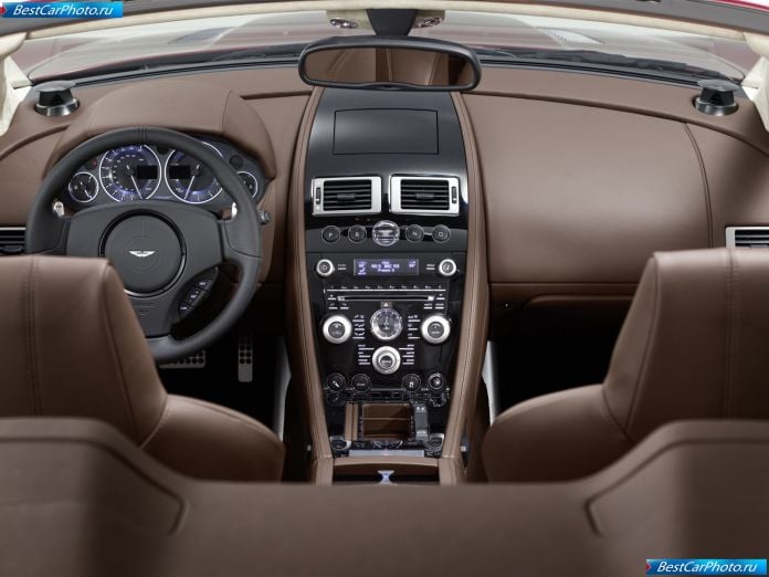 2010 Aston Martin DBS Volante - фотография 26 из 38