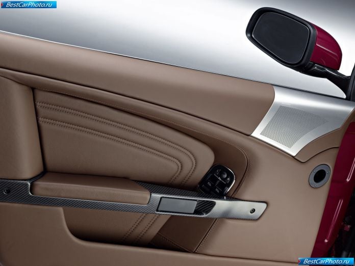 2010 Aston Martin DBS Volante - фотография 29 из 38