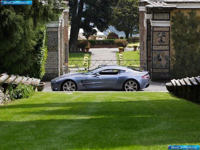 2010 Aston Martin One 77 - фотография 12 из 30