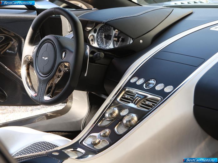 2010 Aston Martin One 77 - фотография 27 из 30