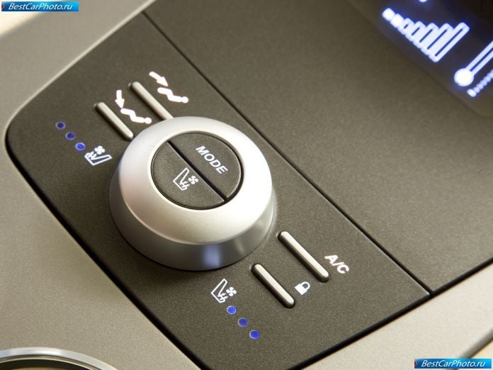 2010 Aston Martin Rapide - фотография 123 из 186