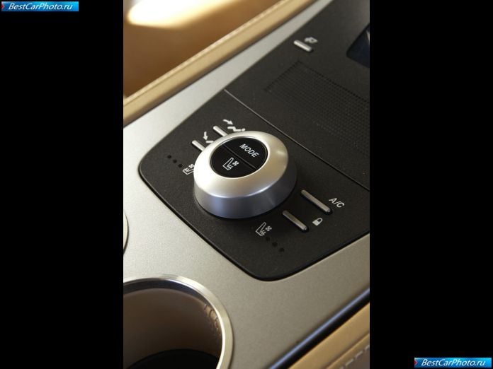 2010 Aston Martin Rapide - фотография 178 из 186