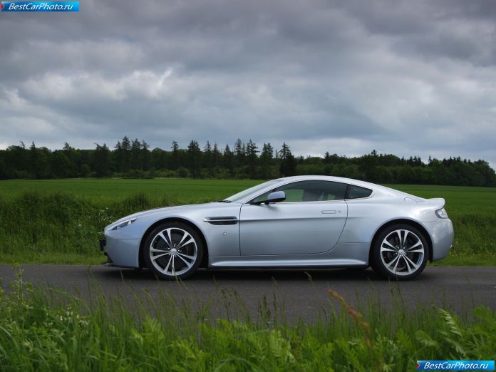 2010 Aston Martin V12 Vantage - фотография 40 из 81