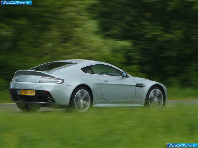 2010 Aston Martin V12 Vantage - фотография 51 из 81