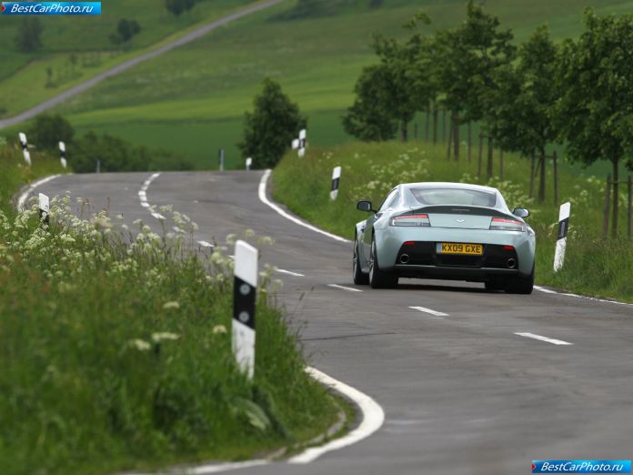 2010 Aston Martin V12 Vantage - фотография 58 из 81