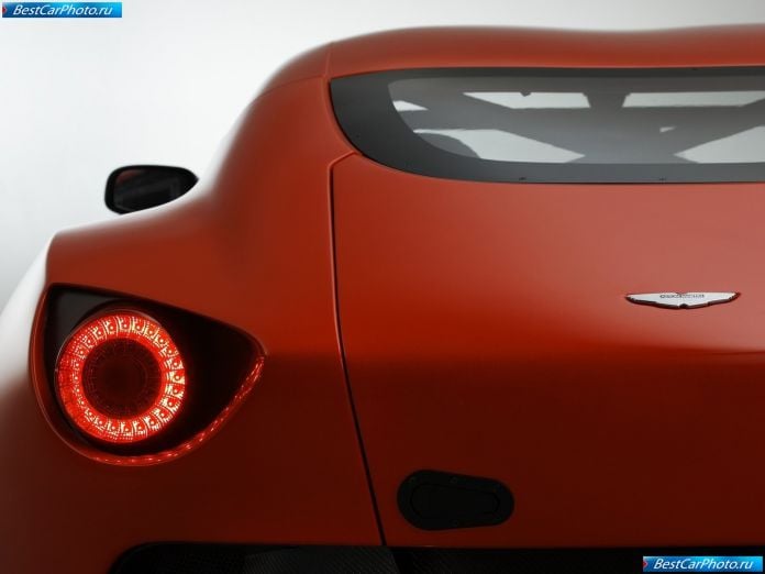 2011 Aston Martin V12 Zagato Concept - фотография 4 из 10