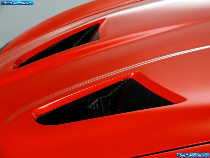 2011 Aston Martin V12 Zagato Concept - фотография 5 из 10