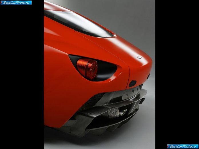 2011 Aston Martin V12 Zagato Concept - фотография 7 из 10