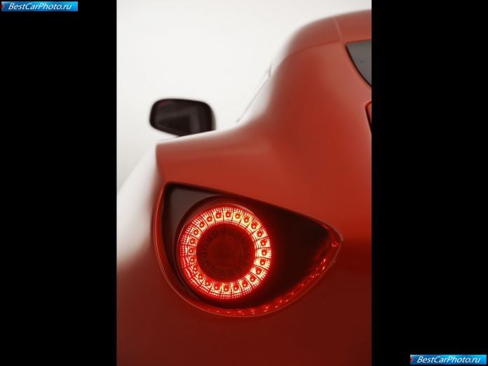 2011 Aston Martin V12 Zagato Concept - фотография 9 из 10