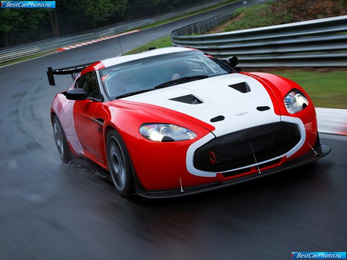 2011 Aston Martin V12 Zagato Racecar - фотография 1 из 19