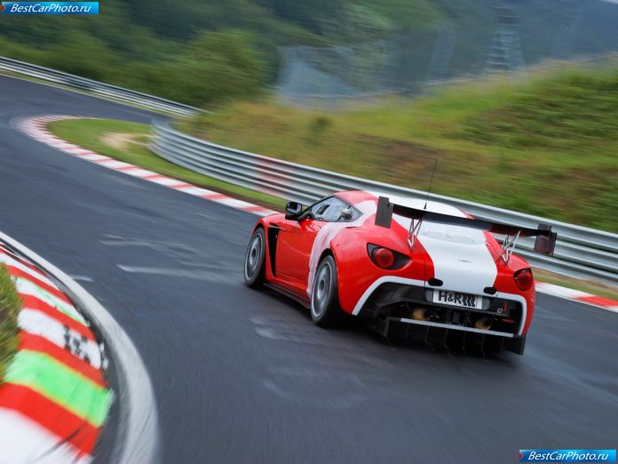 2011 Aston Martin V12 Zagato Racecar - фотография 16 из 19