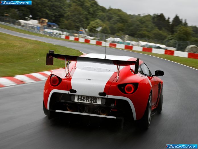 2011 Aston Martin V12 Zagato Racecar - фотография 18 из 19