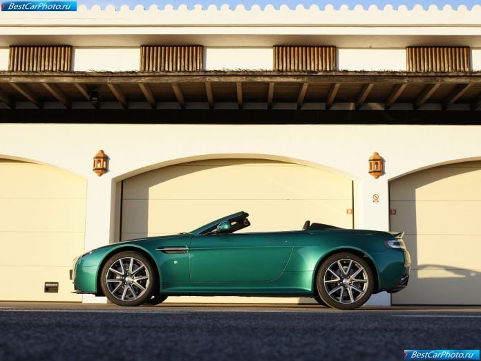 2012 Aston Martin V8 Vantage S Roadster - фотография 8 из 33