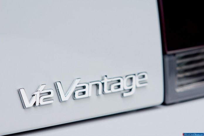 2012 Aston Martin V12 Vantage Roadster - фотография 15 из 19
